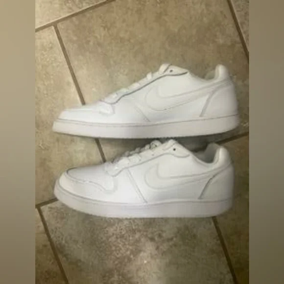 ⭐SALE⭐ :Nike Ebernon Triple White Low - 8.5 M - Picture 3 of 5